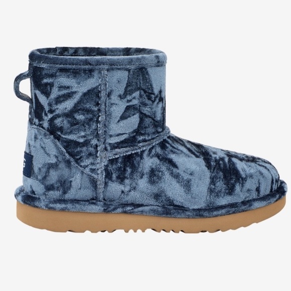 NWT UGG classic II mini crushed velvet in dk slate blue - Picture 6 of 6